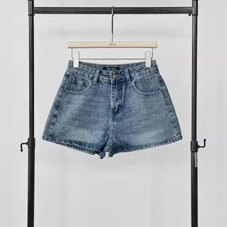 Atipashop - Leather Patch Short Jeans (#ATP604) กางเกงยีนส์ขาสั้น ดีเทลกระเป๋าหนัง