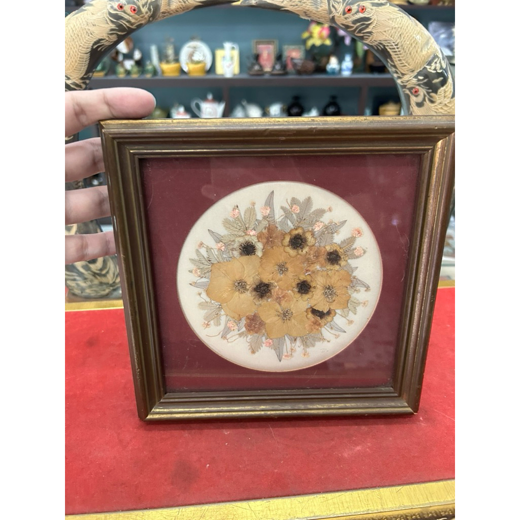 ภาพศิลปะจากดอกไม้พร้อมกรอบ ของศิลปิน : Joanna Sheen