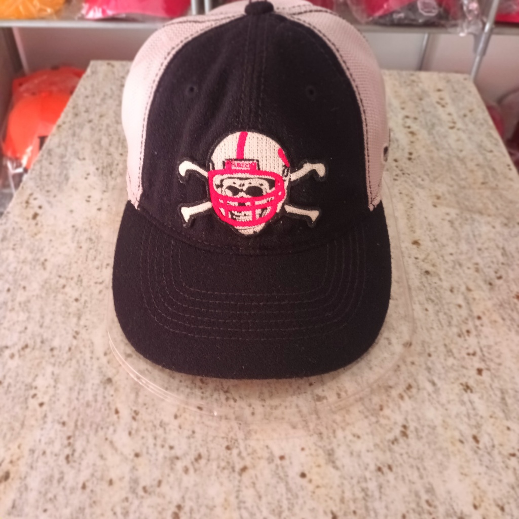 Nebraska Blackshirts fitted cap size l/xl READ DETAILS อ่านข้อมูลเพิ่มเติม หมวกฟุตบอลทรงเข้ารูป Nebr