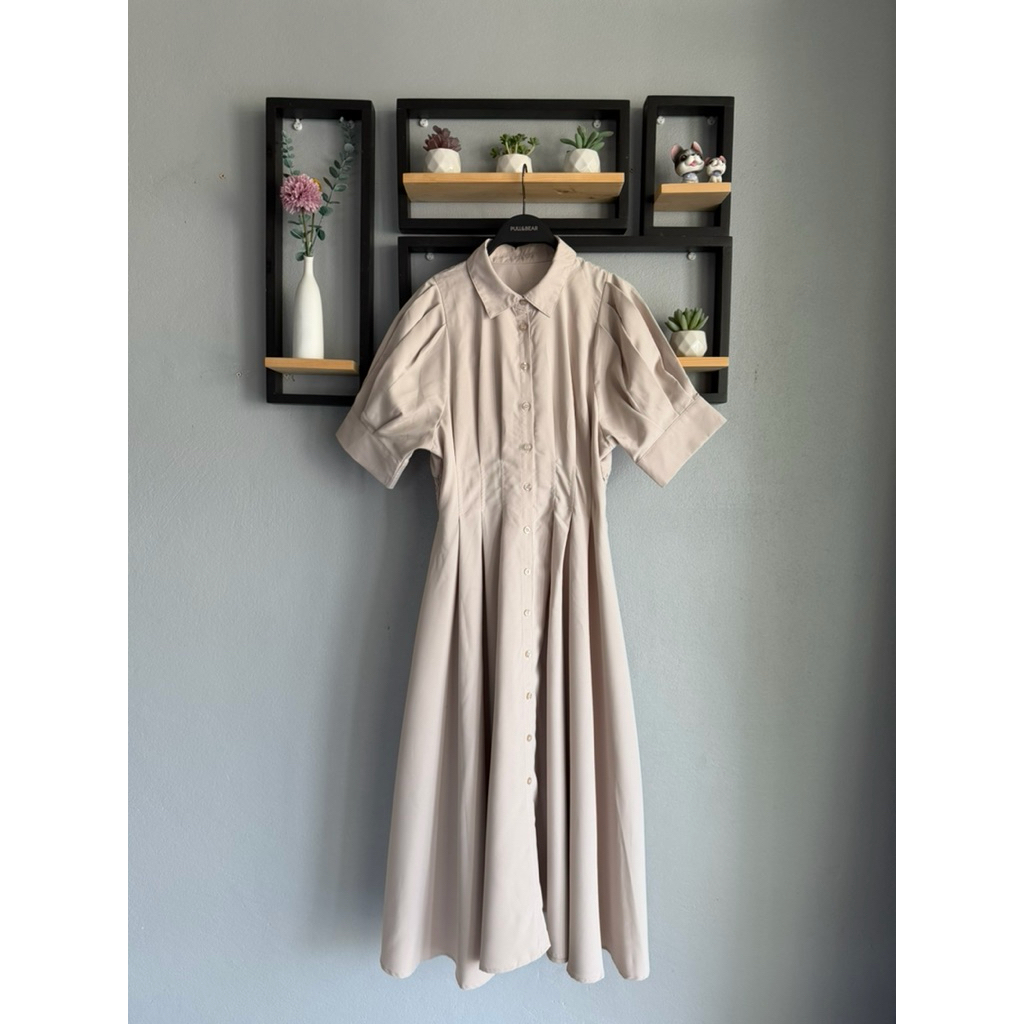 เดรส GRL กระดุมหน้า สีเบจ