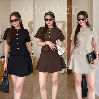 Coco Set : ชุดเซ็ทกระโปรงสั้นเสื้อคอกลมแขนสั้น เสื้อแขนสั้นแต่งกระดุมทอง กระโปรงสั้นแต่งระบายมีซับ BETTY (B056)