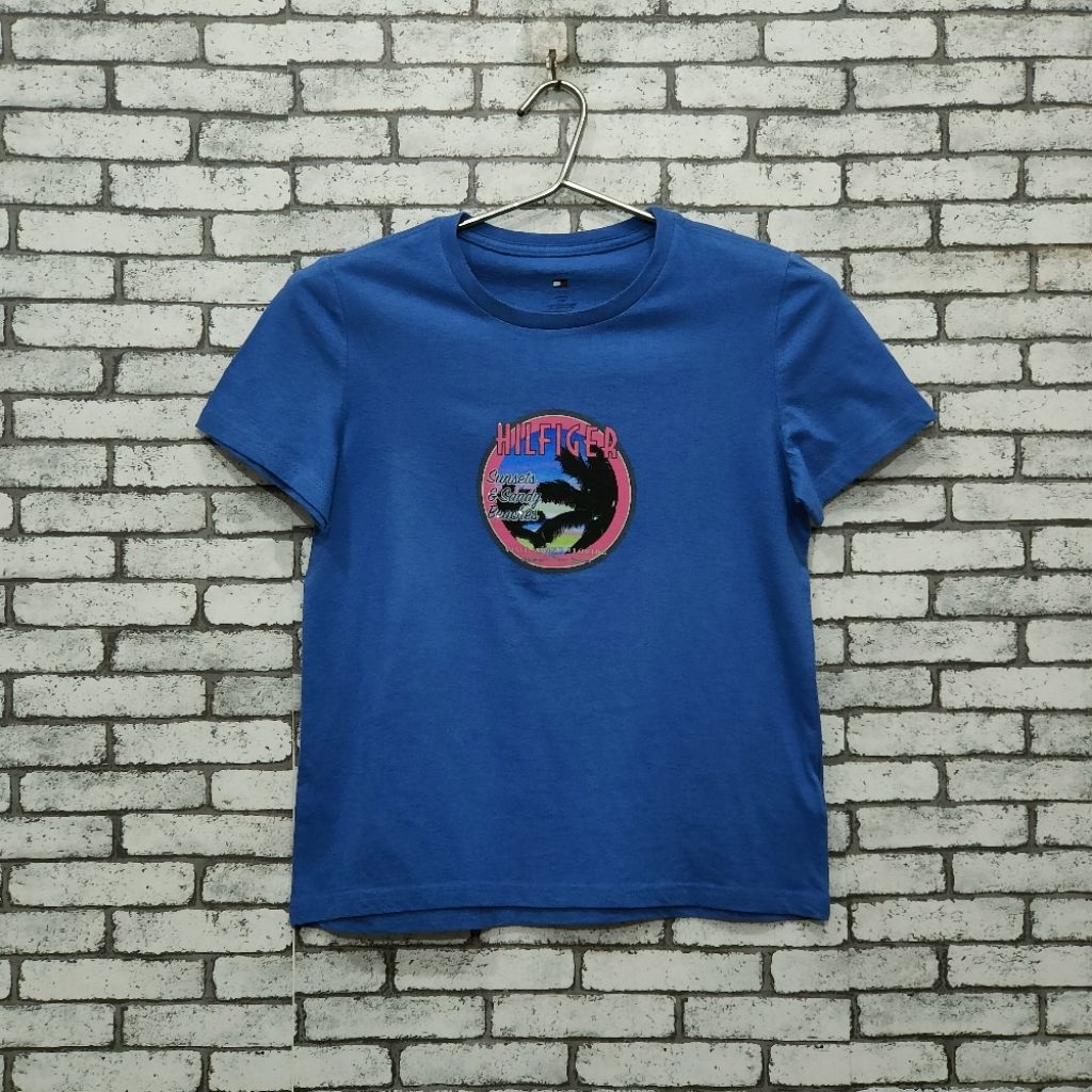 🔥Tommy Hilfiger Y2K style t-shirt