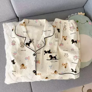 ชุดนอนสีชมพู HelloKitty ชุดนอน Two-Piece กางเกงขาสั้นแขนสั้น เหมาะสำหรับฤดูร้อน จัดส่งจากประเทศไทย ผ้า Cloud Sense เหมาะ