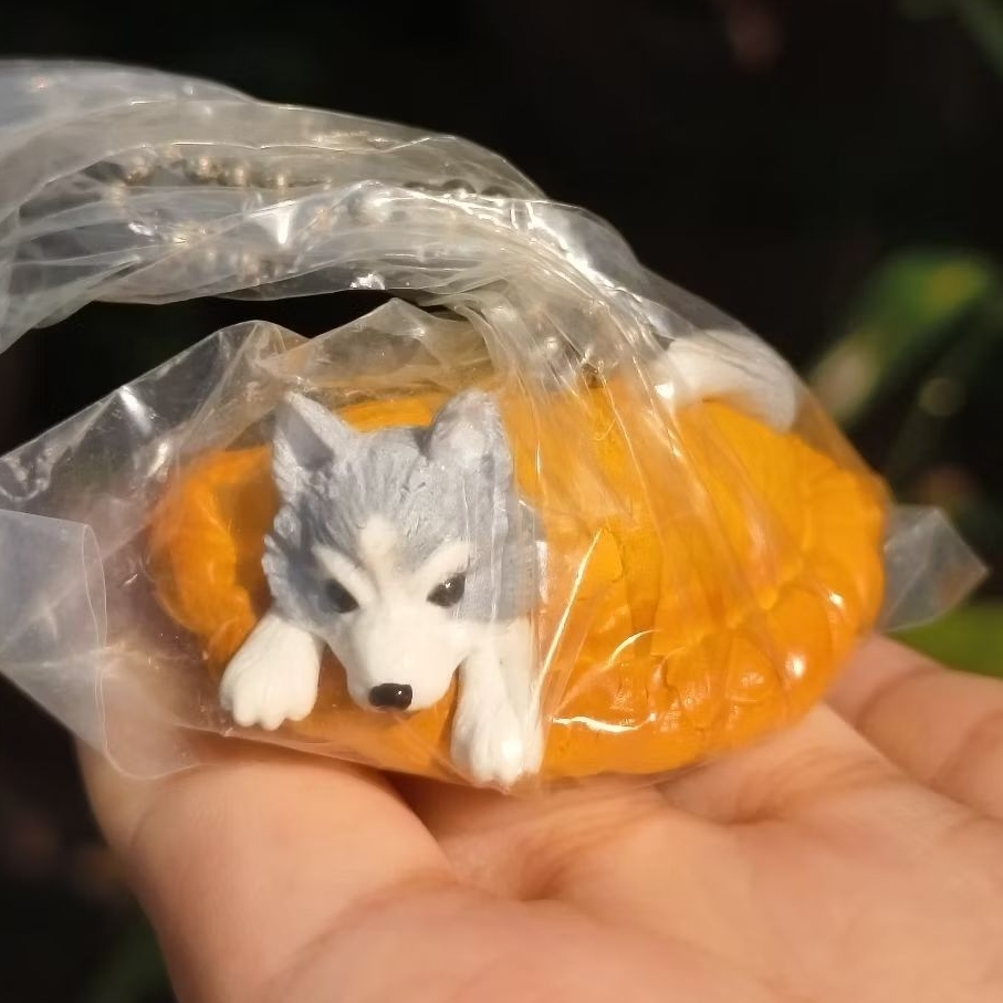[พร้อมส่ง]Anicolla series husky keychain พวงกุญแจ ไซบีเรียนในขนมปัง