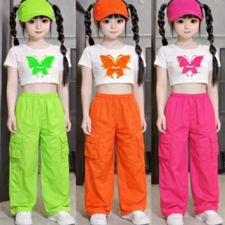 ชุดเซ็ตกางเกงคาโก้(เนื้อผ้าร่ม)+เสื้อครอป+หมวกแก๊ปเสื้อสกินล…