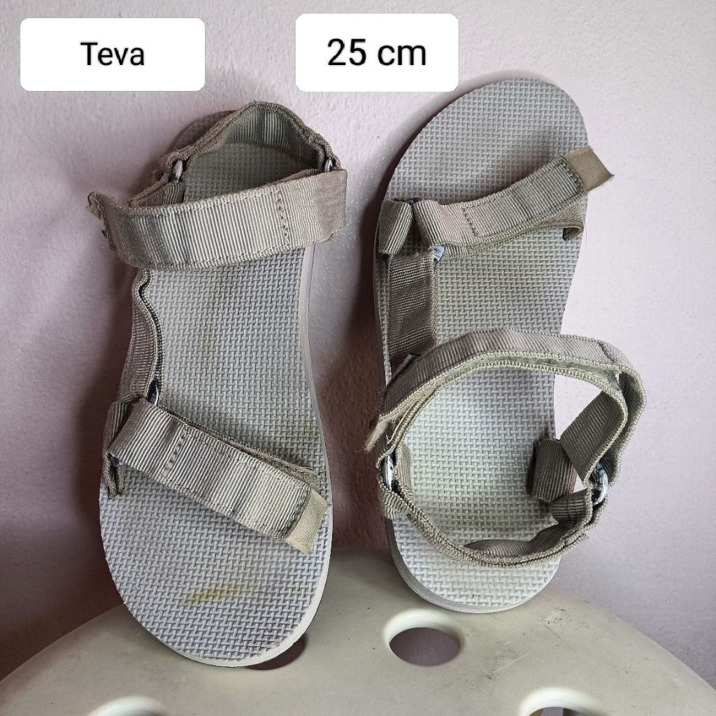 25cm teva รองเท้ารัดส้นมือสอง ใส่เดินป่า ลุยน้ำได้
