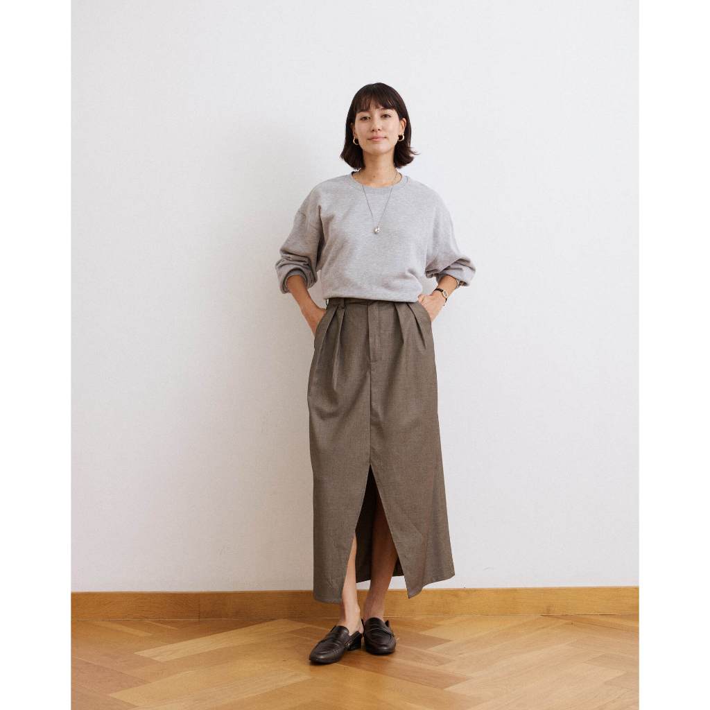 Pudee Home Slit Skirt กระโปรงเอวสูงผ่าหน้า (หากของหมด หรือ ตัดตามขนาดรอ 7-14 วัน)