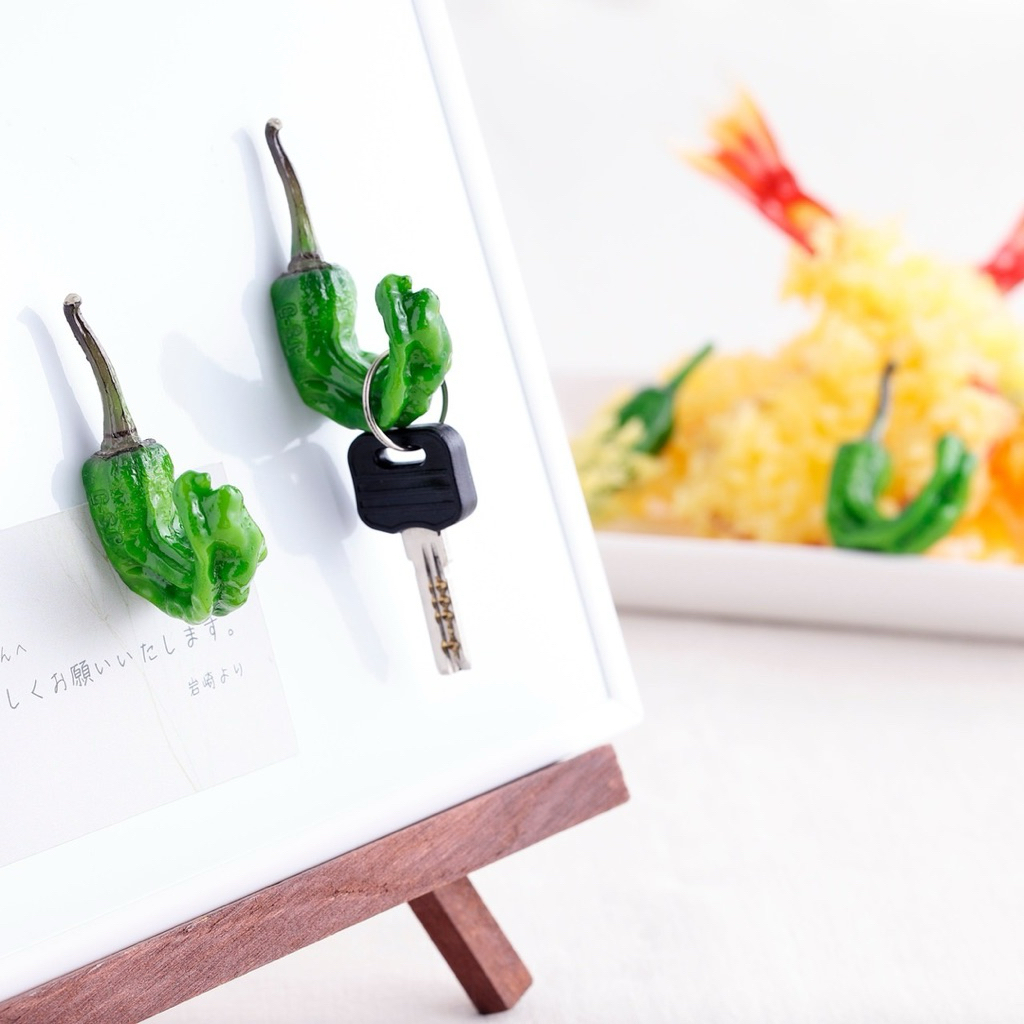 🌶️ Japanese Food Sample – Shishito Pepper Hook