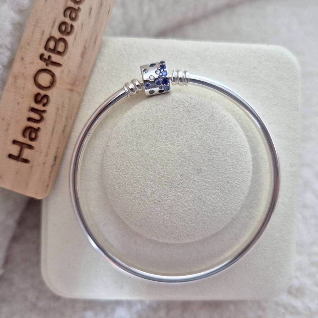 ⭐️ NEW ของแท้ 100% พร้อมกล่อง+ถุง ⭐️ Sparkling Barrel Clasp Bangle
