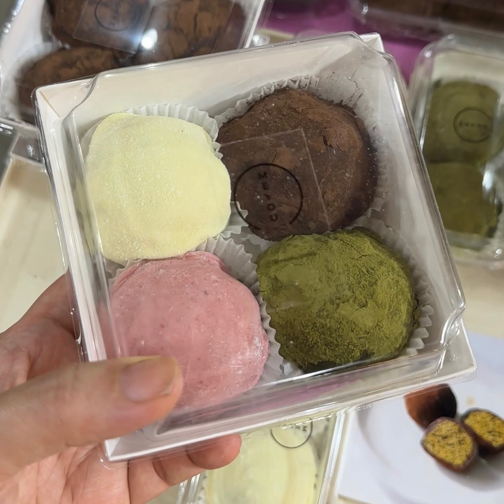 DUBAI CHEWY COOKIE BALL (1กล่อง 4ลูก รวมรส) น้ำหนักสุทธิ 190-200กรัม