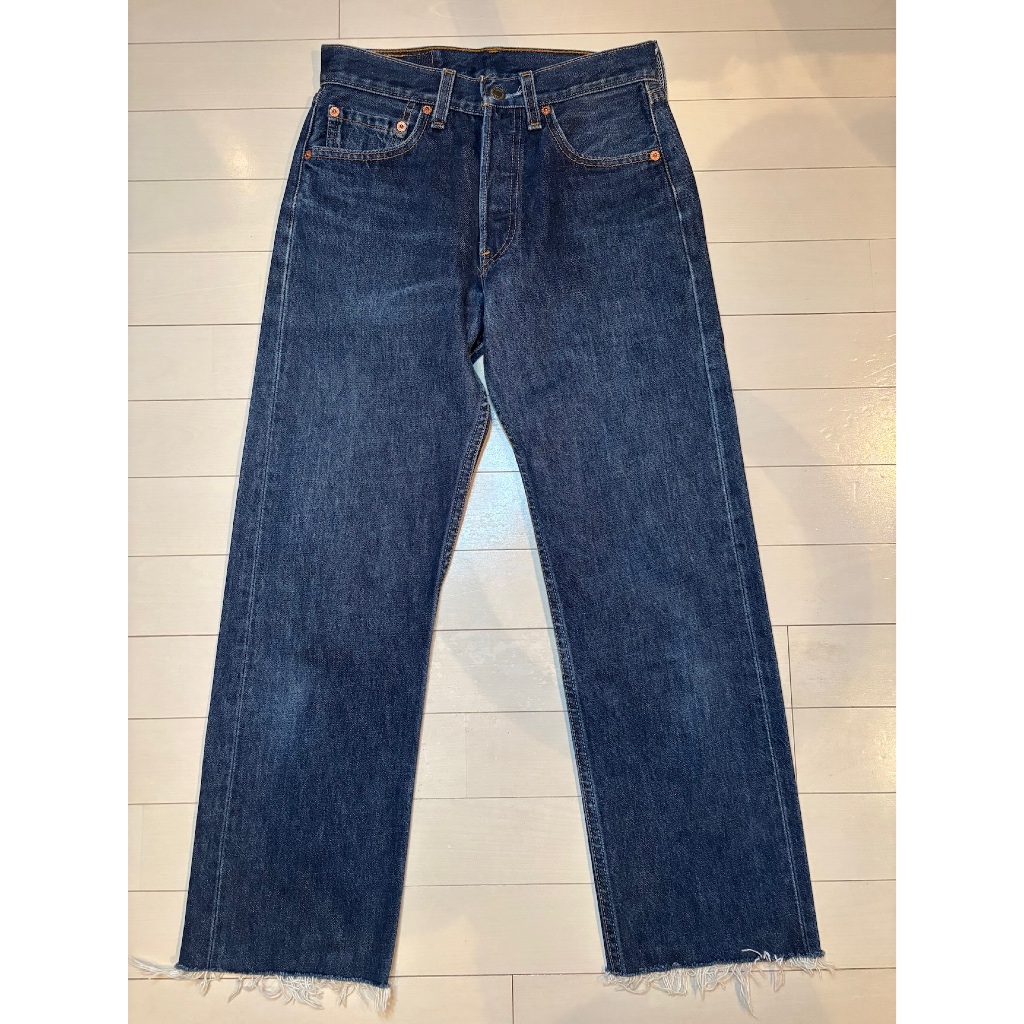 【COMING SOON: Grand Opening Sale】【MADE IN USA】Vintage 90s Levi's 501XX Cut-off Denim W28 / กางเกงยีน