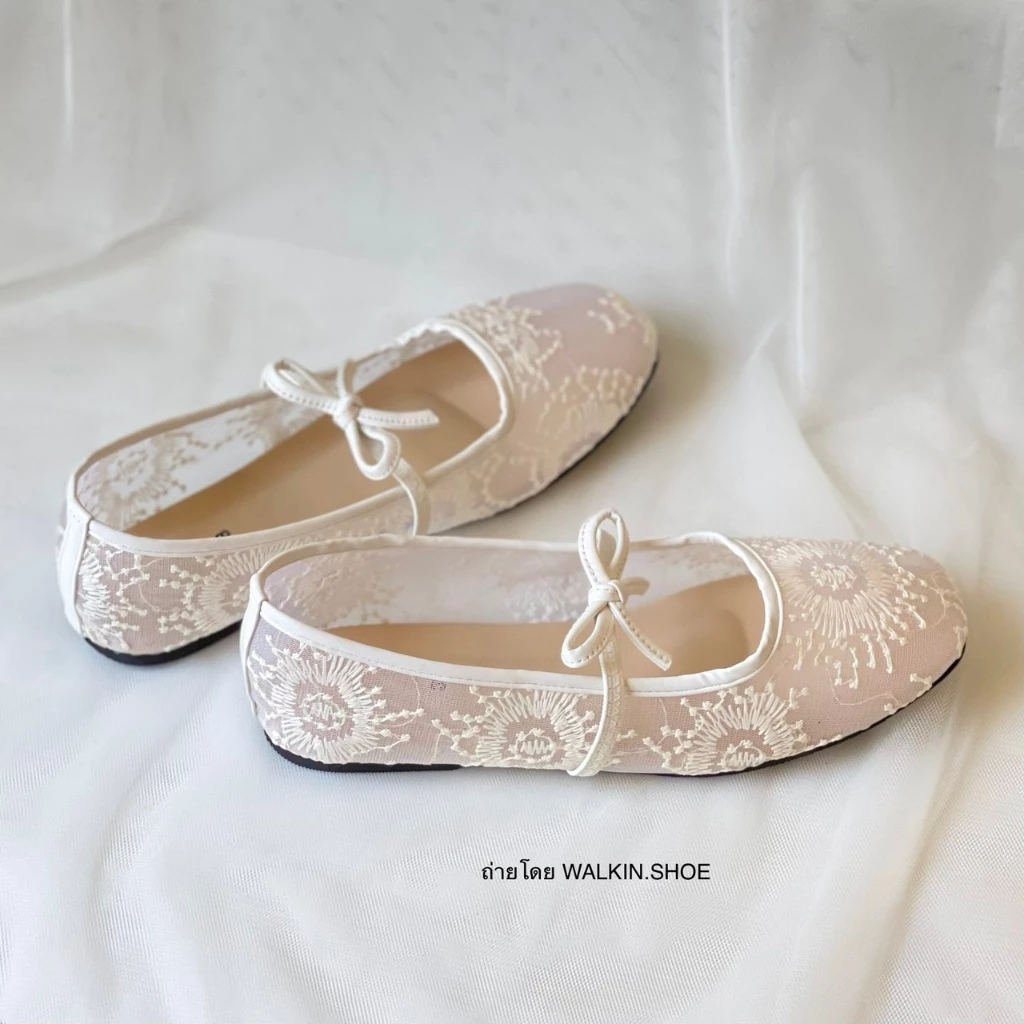 (ผลิตในไทย ช่างคนไทย100%) รองเท้าแมรี่เจน ผ้าลูกไม้ รุ่น YURI MARYJANE by walkin.shoe