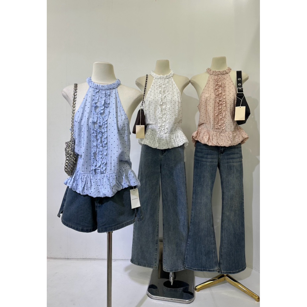 เสื้อแขนกุดมี 3 สี ขาว ชมพู ฟ้า