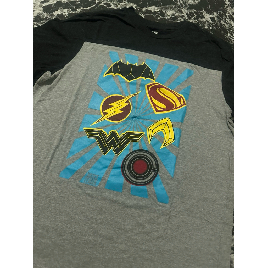 เสื้อยืด Justice League มือสอง