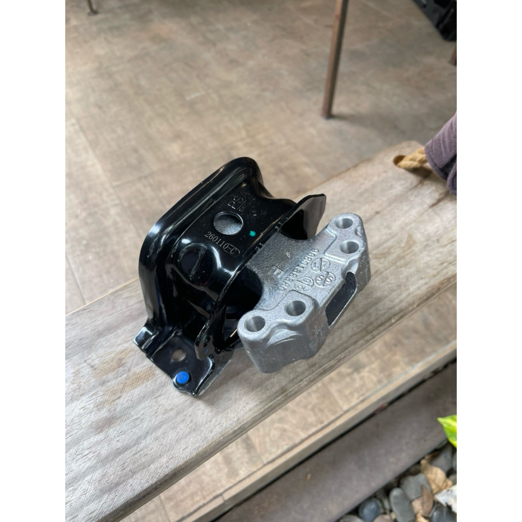 แท่นเครื่องตัวบน Citroen DS3 / Peugeot 207