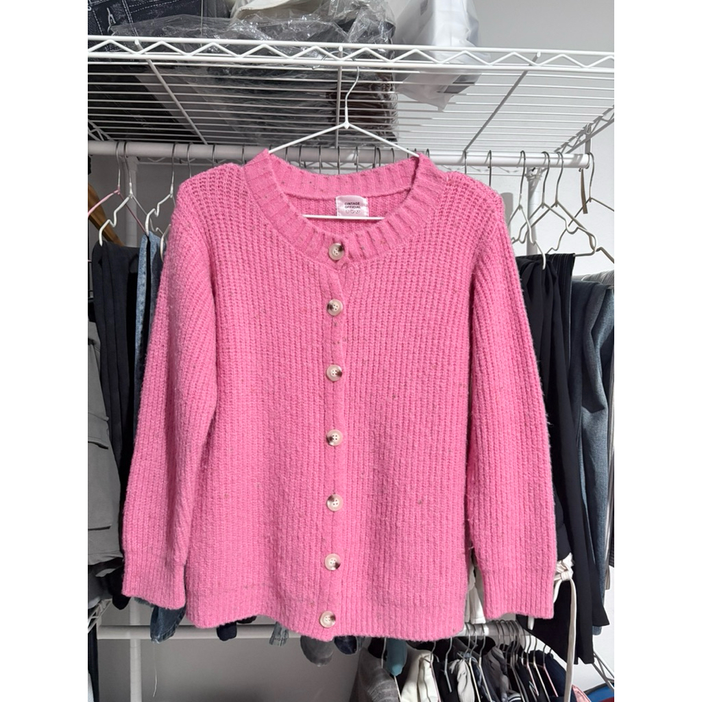 ส่งต่อ Cardigan Cintage.official สีชมพู ไหมพรม | used like new