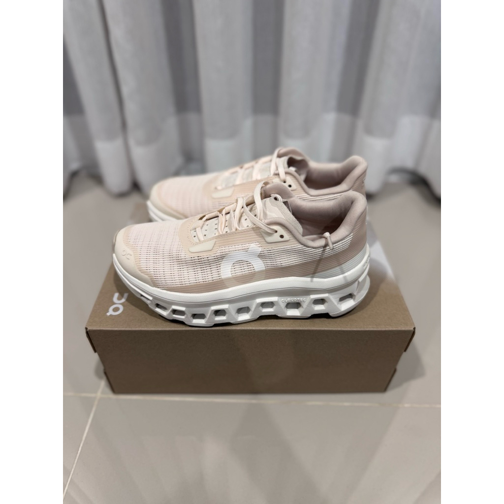 รองเท้า on Cloud monster Void