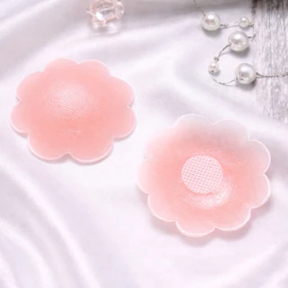 แผ่นแปะจุกนม ซิลิโคน กันโป๊ Nipple Cover บางเนียน กันน้ำ ใช้ซ้ำได้ 4 ชิ้น / 16 ชิ้น