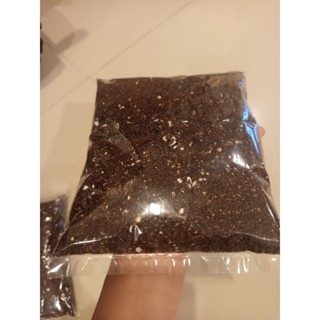 ดินผสมปลูกไม้อวบน้ำ( สูตรพรีเมี่ยม 250 กรัม/ถุง)