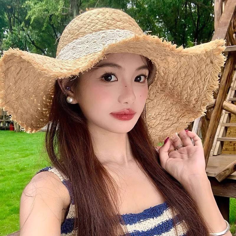 หมวกสานปีกกว้างใส่กันแดด เหมาะแก่การใส่เที่ยวทะเล พร้อมจัดส่งจากไทย