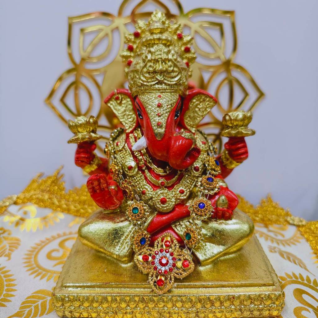สร้อยสังวาลย์ดอกไม้แดง ขนาดเล็ก ถวายแด่ องค์พ่อพระพิฆเนศ