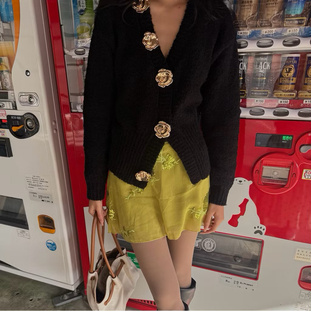 (📍Used) Saint Glitter Skirt จากร้าน Flore.apparels กระโปรงลายปัก