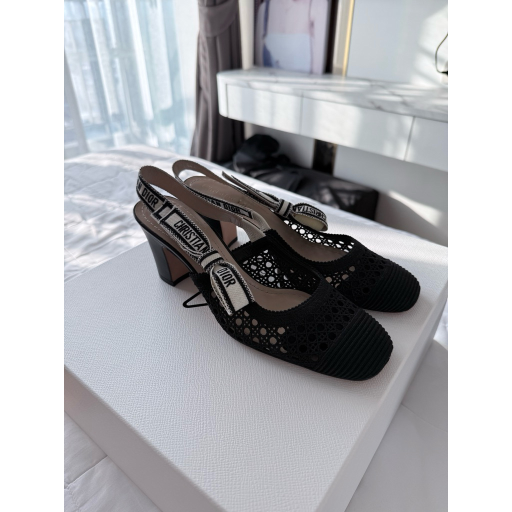 รองเท้ารุ่น Christian Dior รุ่น Dior & Moi Slingback Pump. (แท้ มือสอง)