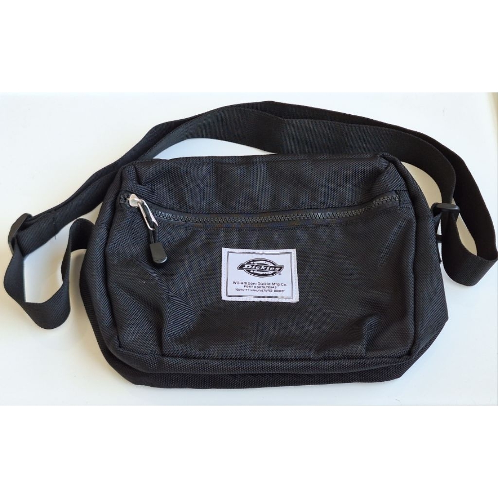 Rare Item กระเป๋าสะพายข้าง Dickies Mini Shoulder Bag กระเป๋า Dickies แท้ (ป้ายขาว) สไตล์วินเทจ มือสอ