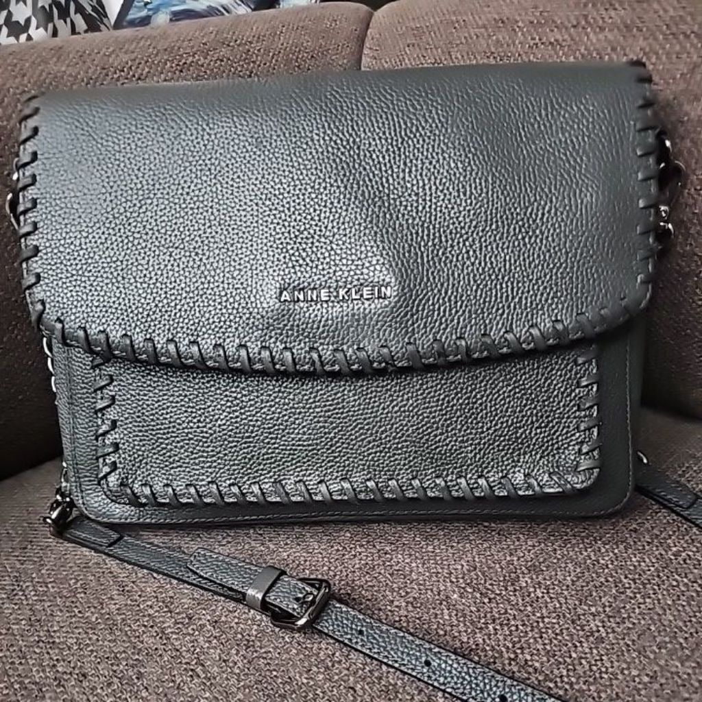 กระเป๋าสะพายหนัง Anne_klein