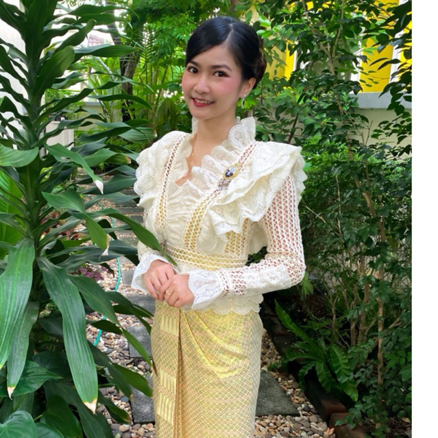 เสื้อลูกไม้ ป้าย Valley girl Size:S ใส่คู่กับผ้าถุง ผ้าไทย ไม่มีตำหนิ 🚫งดต่อราคา คุณนายละเอียดผ่านก่