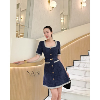 เดรสแขนสั้นผ้าทวิตทรงกระโปรงบาน ดีไซน์แต่งเพรช แต่งกระดุมสีท…