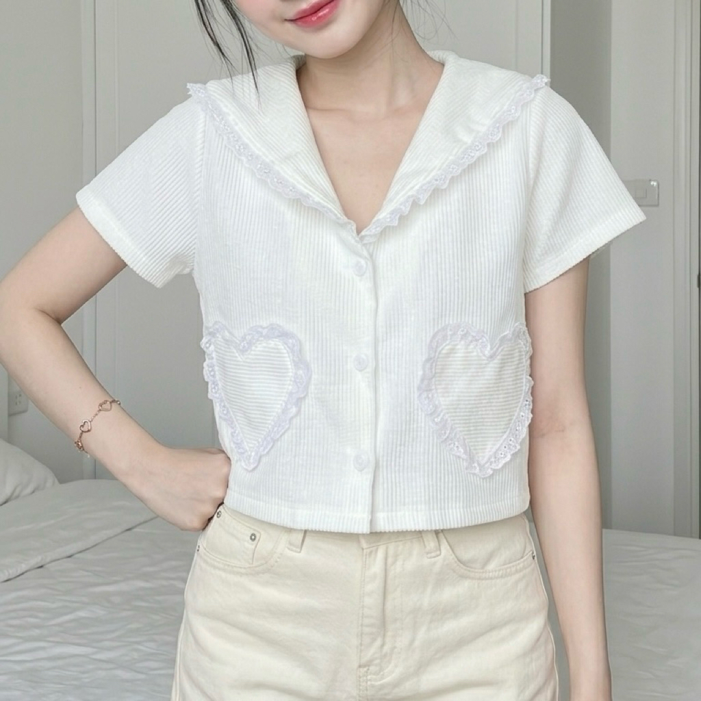 เสื้อครอปเชิ้ตผ้าลูกฟูกแขนสั้น ลอนใหญ่เนื้อนิ่ม ติดกระดุมหัวใจ พิมพ์ลายที่ตัวเสื้อ ลายน่ารัก / K1-1 // COOK-ฟูกใจ – โปรปัง