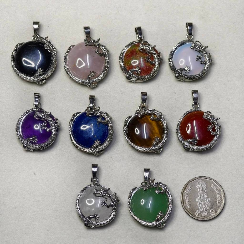 จี้มังกรล้อมหินแท้ ทรงแบน (Dragon Stone Pendant) สื่อถึงพลัง และการปกป้อง