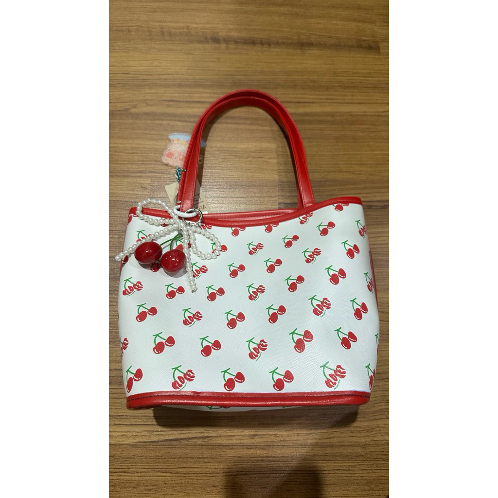 กระเป๋า kloset cherry 🍒