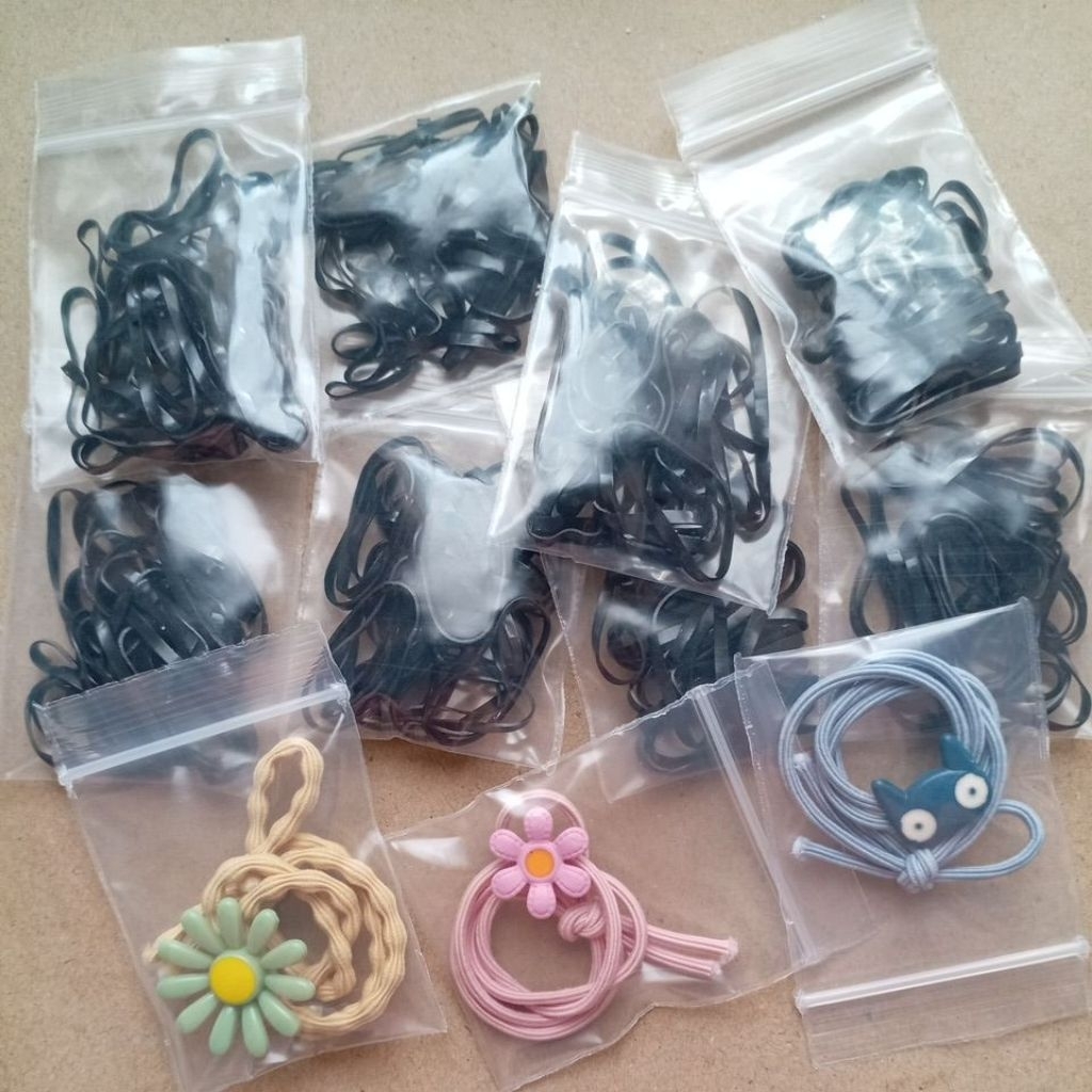 ยางรัดผมสีดำ20เส้น​1บาท#ถุงเล็กจิ๋ว#ยางรัดผมแฟชั่น #ของขวัญ​ปัจฉิม​#ของแถมลูกค้า#สินค้า1บาท#ของขวัญเปิดเทอม