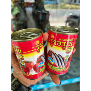 (ยกลัง) ปลากระป๋องตรารุ่งอรุณ ปลาซาร์ดีนในซอสมะเขือเทศ รสชาติกลมกล่อม ยกลัง 10 แพ็ค 100 กระป๋อง
