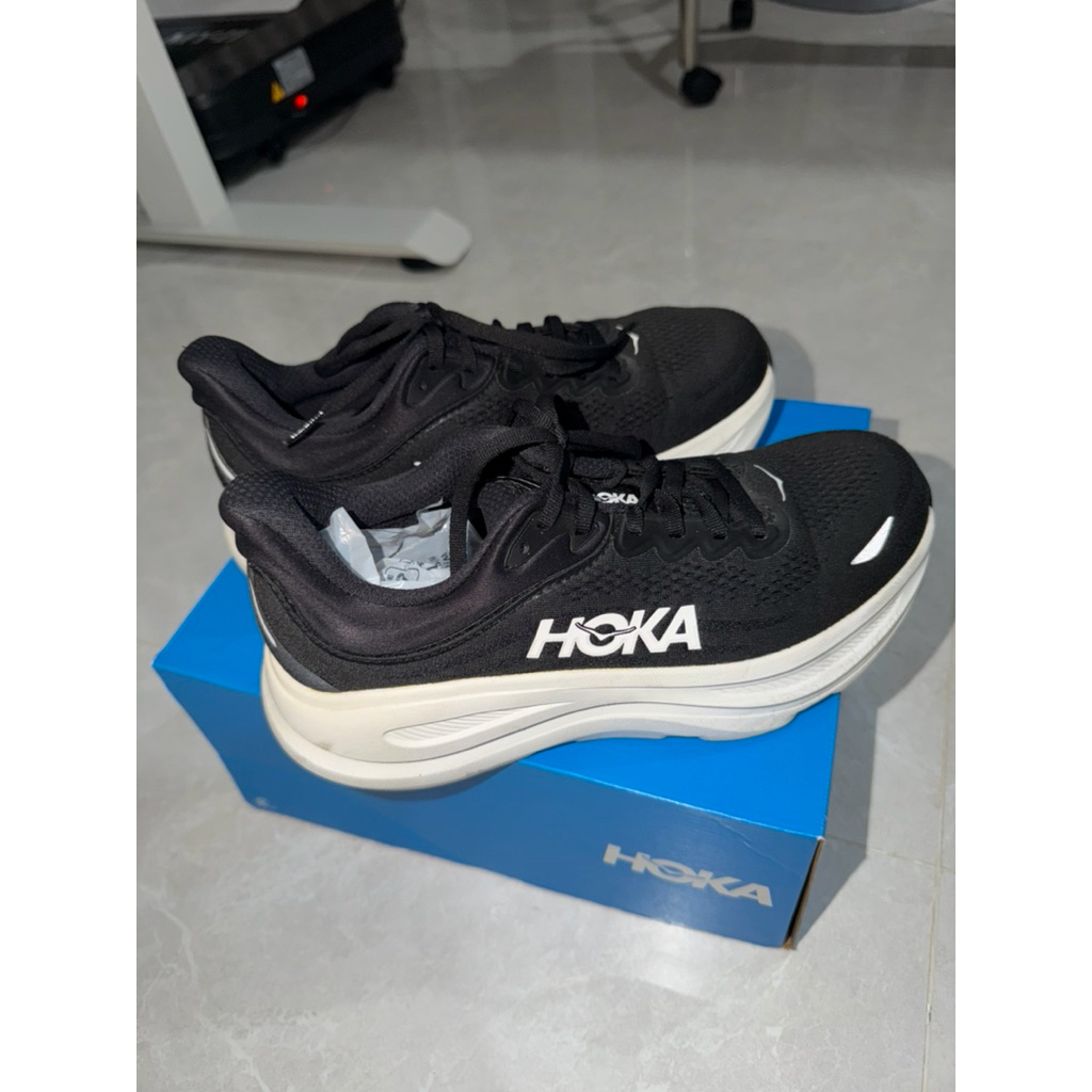 Hoka รองเท้าผ้ามใบวิ่ง professional มือสอง แท้100