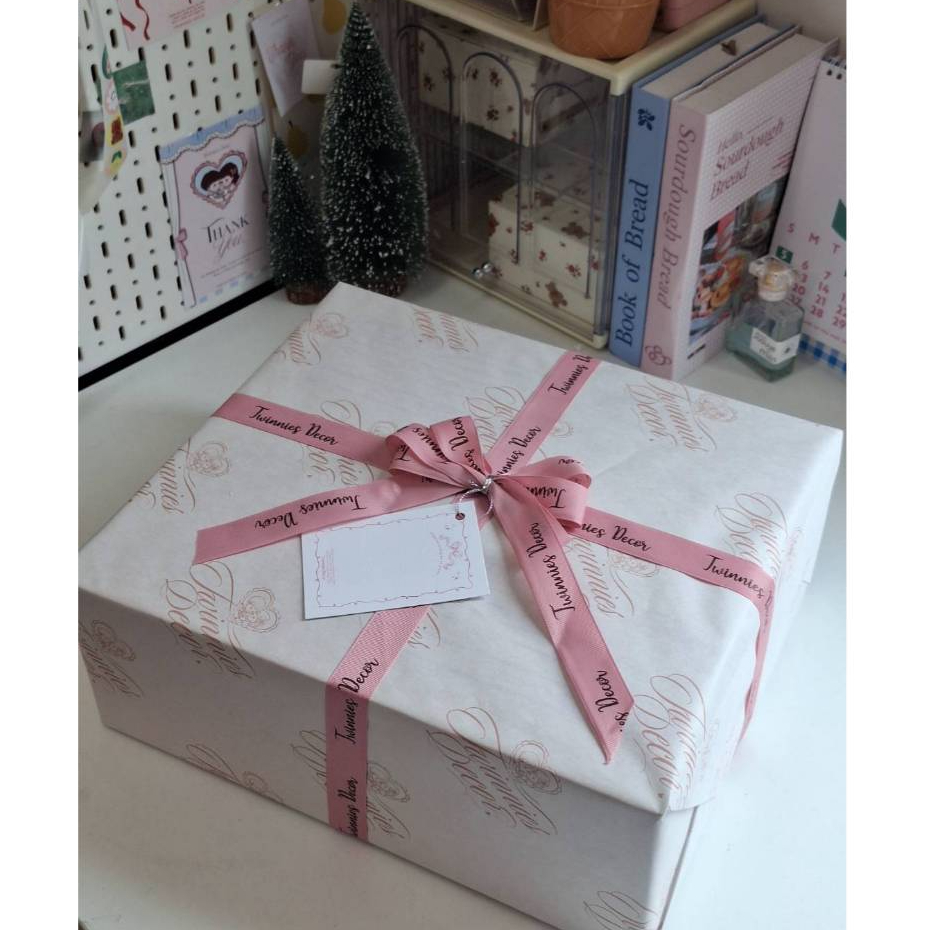 บริการห่อของขวัญ ร้าน Twinnies Decor