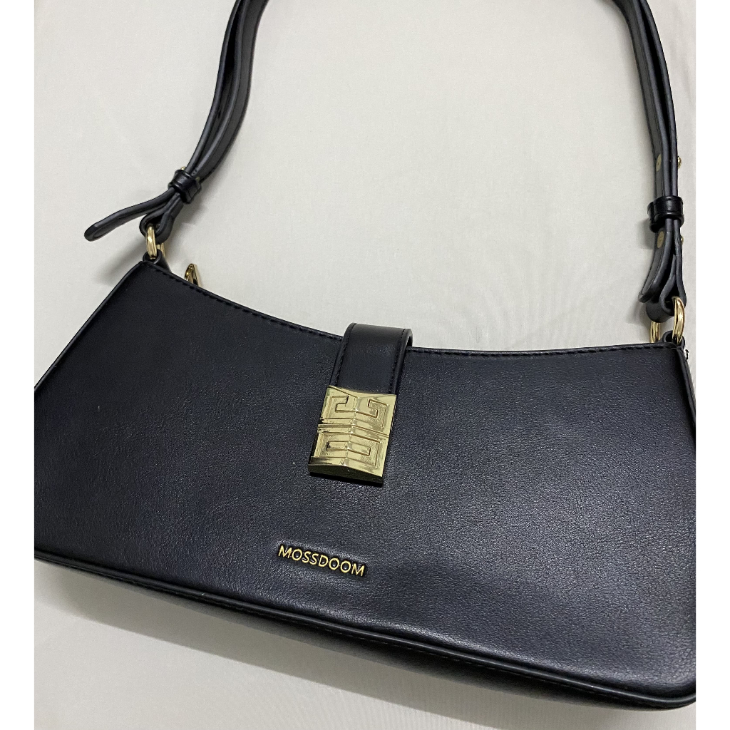 (สินค้ามือสอง) กระเป๋า MOSSDOOM Clio Bag สีดำ