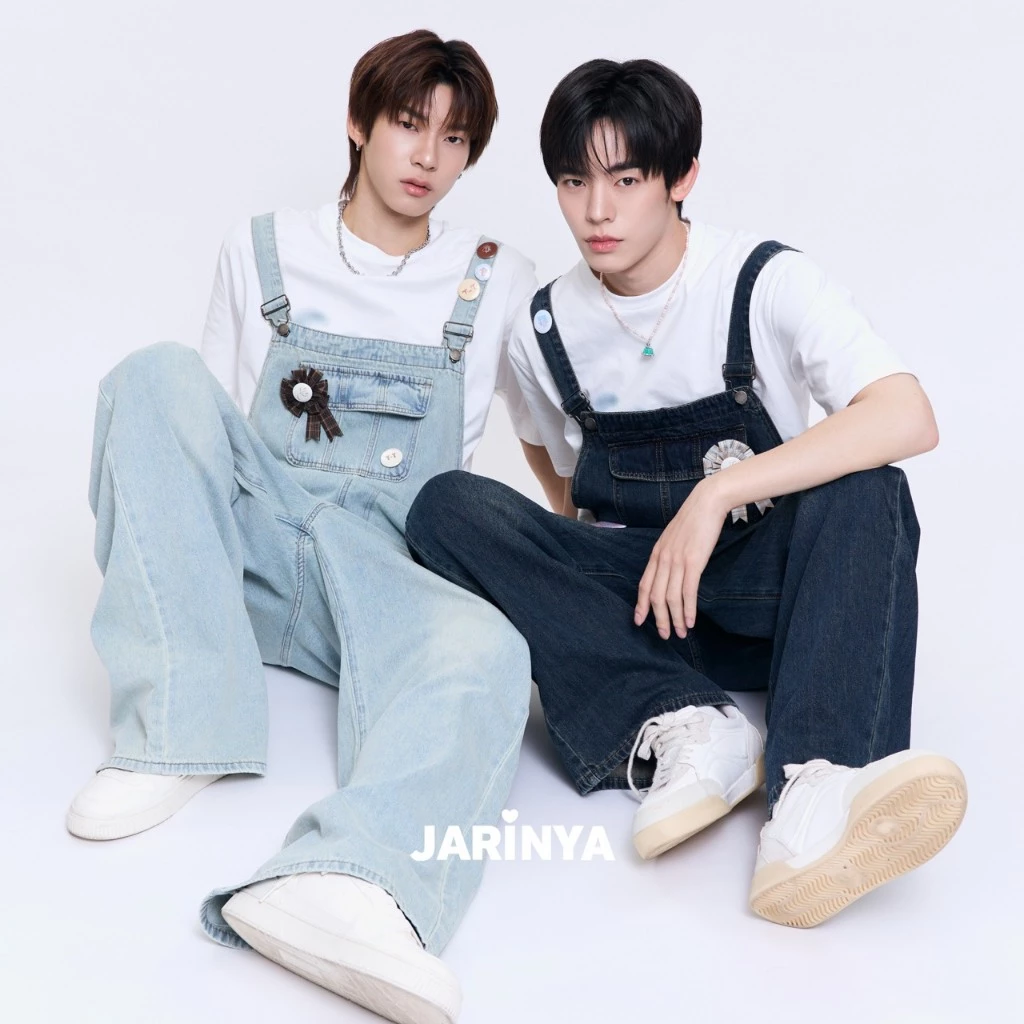 JARINYA (S-2XL) เอี๊ยมกางเกงยีนส์ขายาว แต่งกระเป๋าด้านข้าง