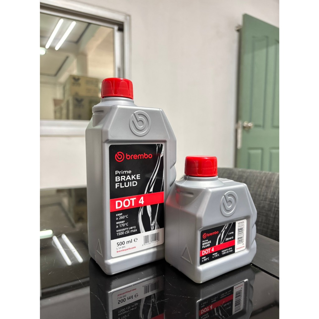 น้ำมันเบรค Brembo DOT4 สังเคราะห์เเท้ 100% มีให้เลือก 2 ขนาด 250ml. และ 500 ml. รับประกันของเเท้ 100%