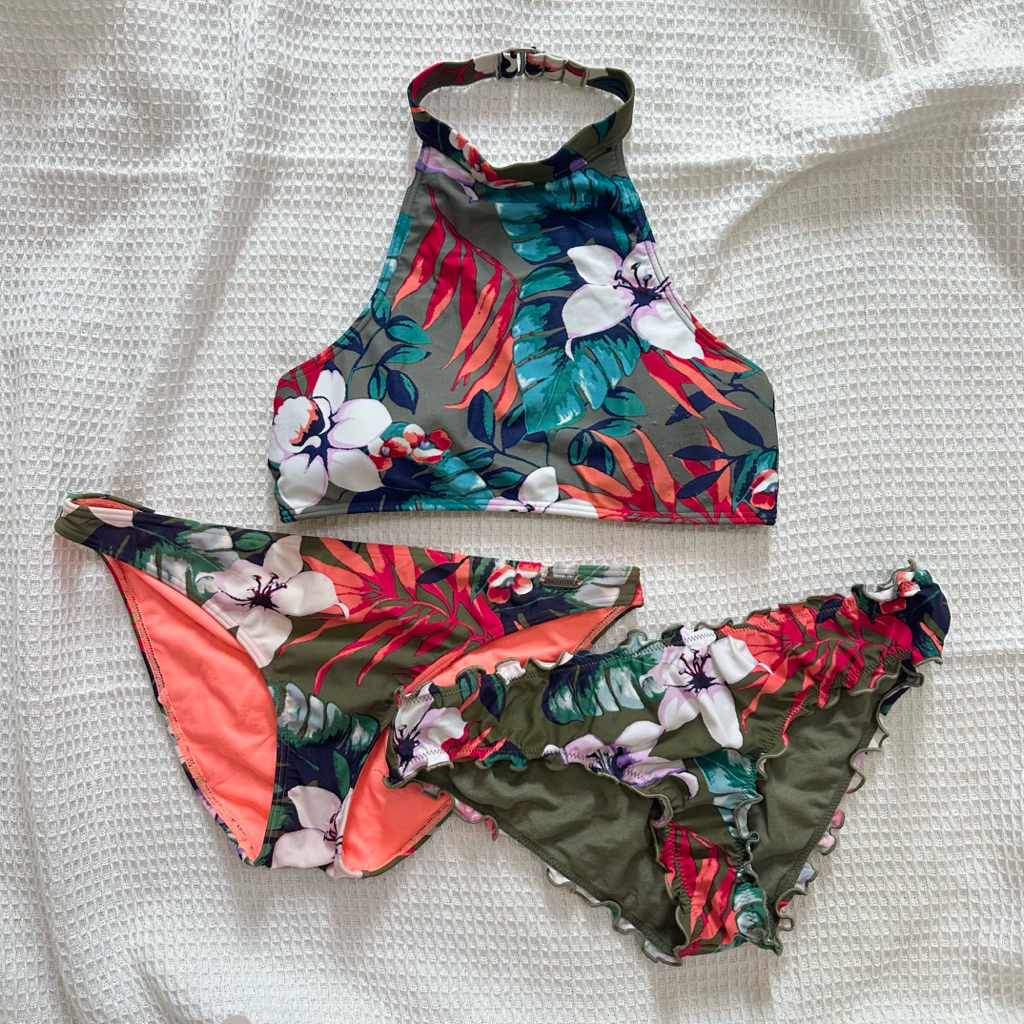 👙Hollister | บิกินี่สีเขียว ลายดอก งานแบรนด์ size S มือสอง🏝️☀️