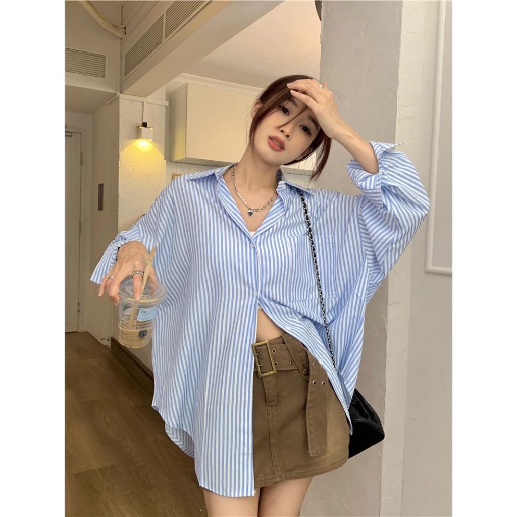 เสื้อเชิ้ตแขนยาวลายทาง หลวมและอเนกประสงค์ เสื้อเชิ้ตบาง สวมใส่สบายและระบายอากาศได้ดี