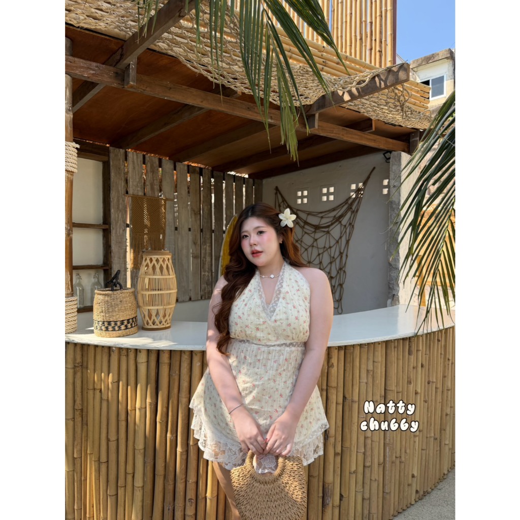 Lace Halter - เสื้อคล้องคอผ้าฉลุลายดอกไม้ อกฟรีไซส์ 38-50 นิ้ว เสื้อสาวอวบ เสื้อไซส์ใหญ่