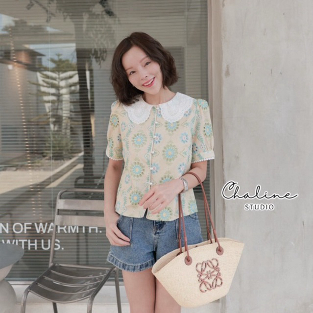 [พร้อมส่ง] Chaline เสื้อคอปกลูกไม้น่ารักแมตกับชายแขนเนื้อผ้าคอตตอนปักฉลุ