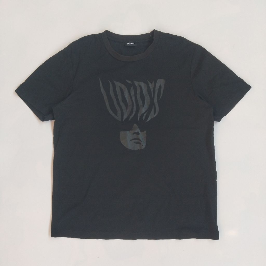 เสื้อยืด Diesel มือสอง