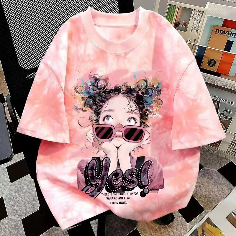 เสื้อยืดผู้หญิงซักลายสีชมพู ลายสาวสวย ทรงหลวมใส่สบายฤดูร้อน เสื้อคอกลมแขนสั้นแฟชั่นยุโรปอเมริกัน ใส่ทุกโอกาส มีสต็อกพร้อ