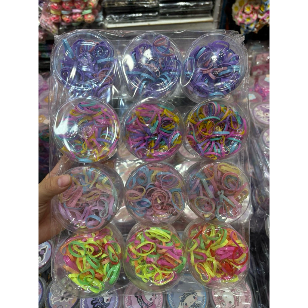 (ยกโหล12กระปุก) ยางรัดผม หนังยาง สีดำ สีรุ้ง กระปุกคละลาย แบบกระปุก ราคา ถูกที่สุด ดีลบีเคเค แกลเลอรีภาพที่ 2