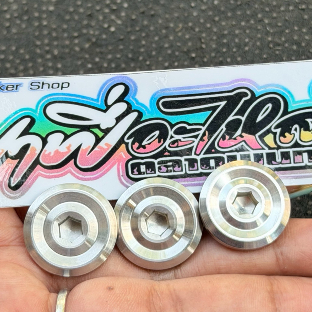 น๊อตกันร้อนท่อเวฟ Wave110i/125R/S/iบังลม W125iLED23 น็อตข้างท่อเวฟ มีบูชในตัว เลสกลึงมือลายP1