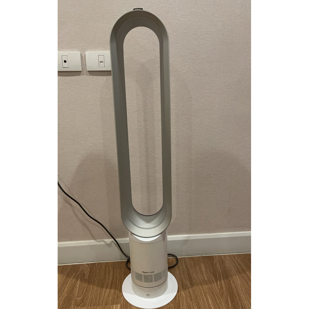 Dyson พัดลมตั้งพื้น AM07 ลมทรงพลัง ปรับแรงลมได้ 10 ระดับ สีขาว